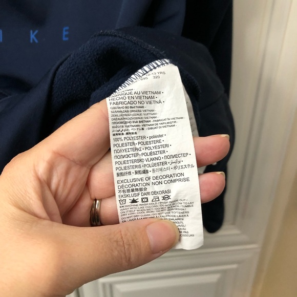 Nike Drifit youth pullover hoodie - Picture 8 of 8